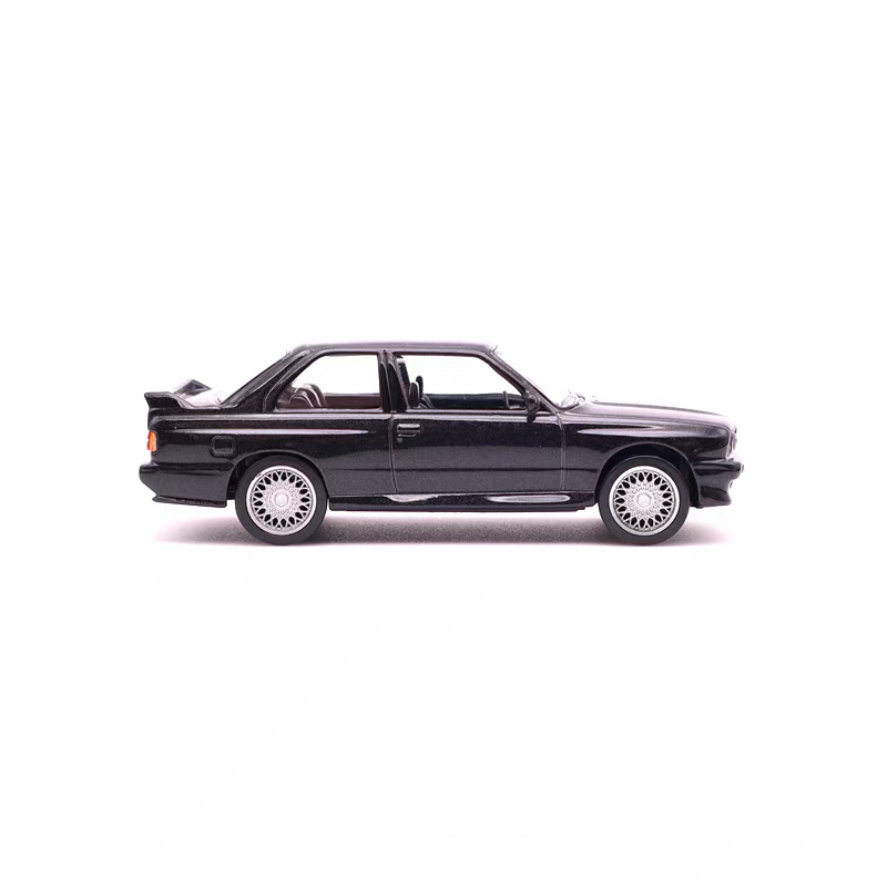 1:24 Scale BMW M3 (E30) Collectible Diecast Model