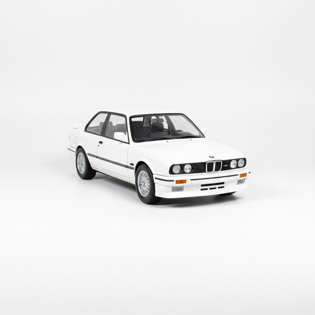 1:24 Scale BMW M3 (E30) Collectible Diecast Model
