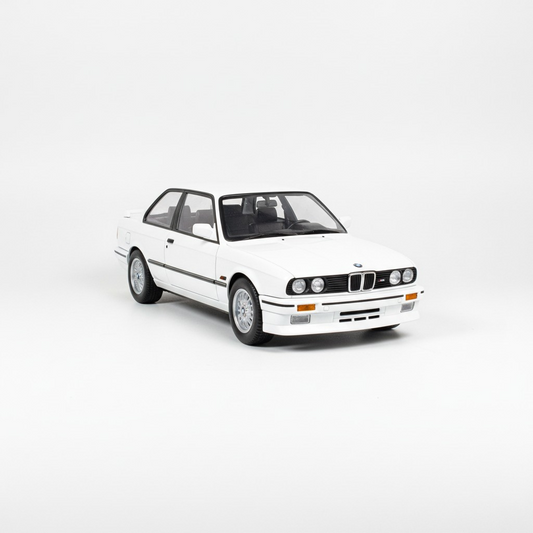 1:24 Scale BMW M3 (E30) Collectible Diecast Model